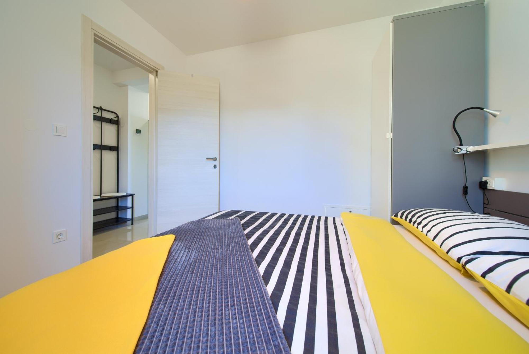 Apartment Sara Krk Town Esterno foto